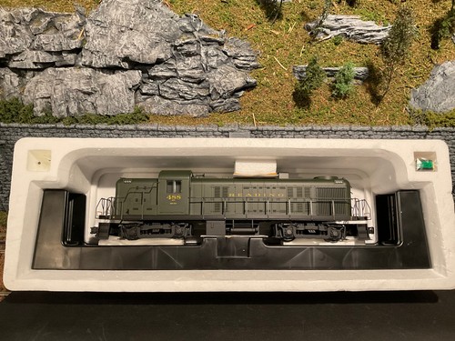 Atlas #0439-1 O Scale Reading RS-3 Diesel Locomotive w/TMCC & Sound. Road #488 - Picture 10 of 12