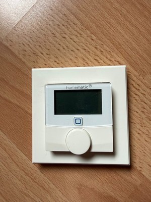 Homematic IP Smart Home Wandthermostat mit Luftfeuchtigkeit HmIP-WTH1 (230V)