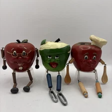 Set of 3 Anthropomorphic Apple Shelf Sitters Kitchen Window Decor~WMG 2006