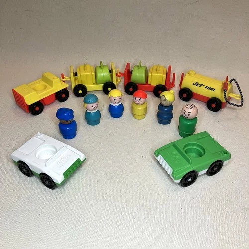 VTG Fisher Price Little People Family Airport #996 Figures & Accessories Lot