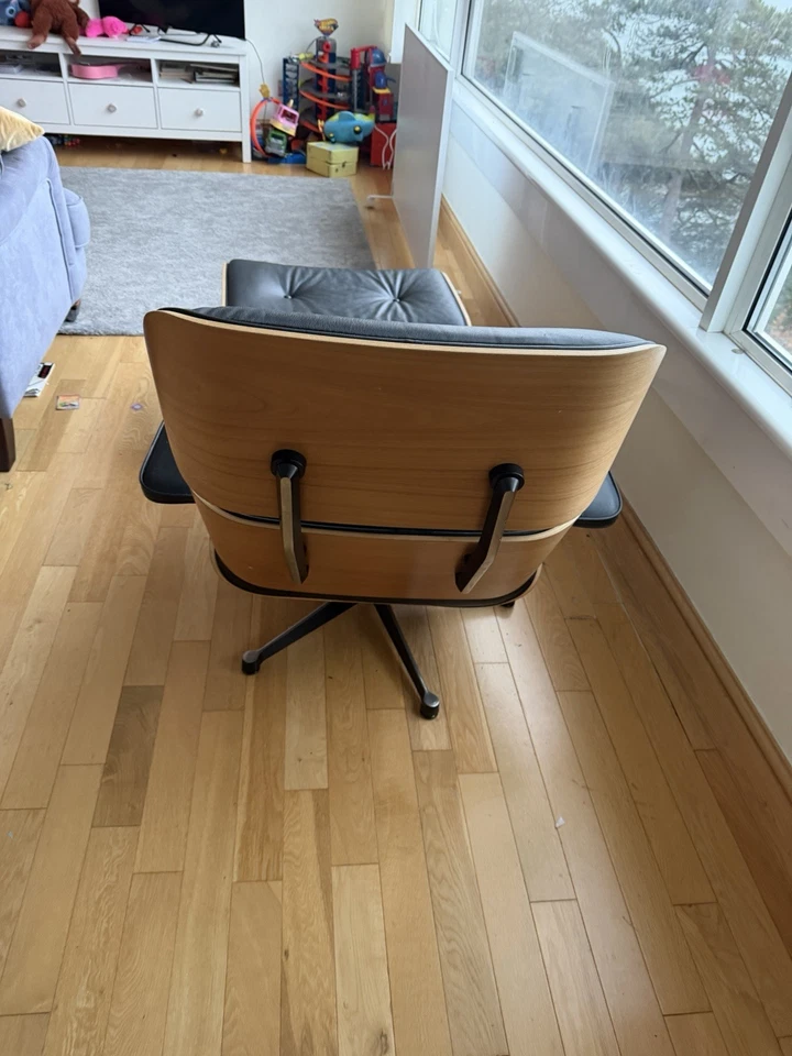 Vitra Eames Lounge Chair, photo 2 of 5