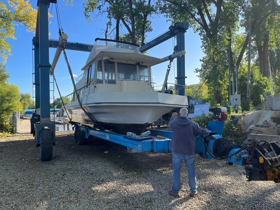 1971 Boatel 36 Tradewind Houseboat (2) Chevy 160HP i/o Vintage Style - Image 4 of 4