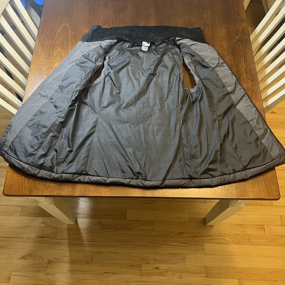 Champion Women’s Puffer Vest M Gray Full-Zip Insulated with Zip Pockets - Image 2 of 4