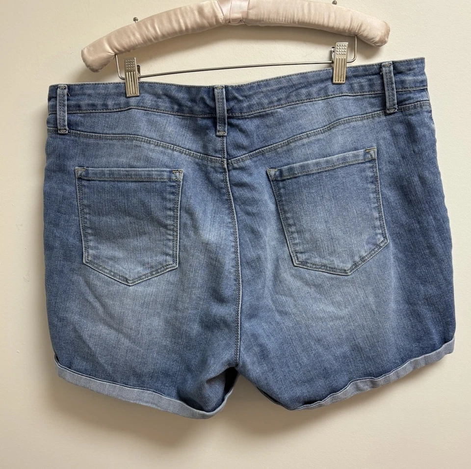 Relativity Women’s Denim Jean Shorts Size 18 Blue Cuffed Casual Plus Size Y2K - Image 2 of 4