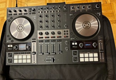 Native Instruments Traktor Kontrol S4 MK3 4-Deck DJ-Controller 4-Kanal + Tasche
