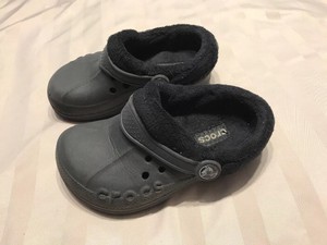 black crocs with fur