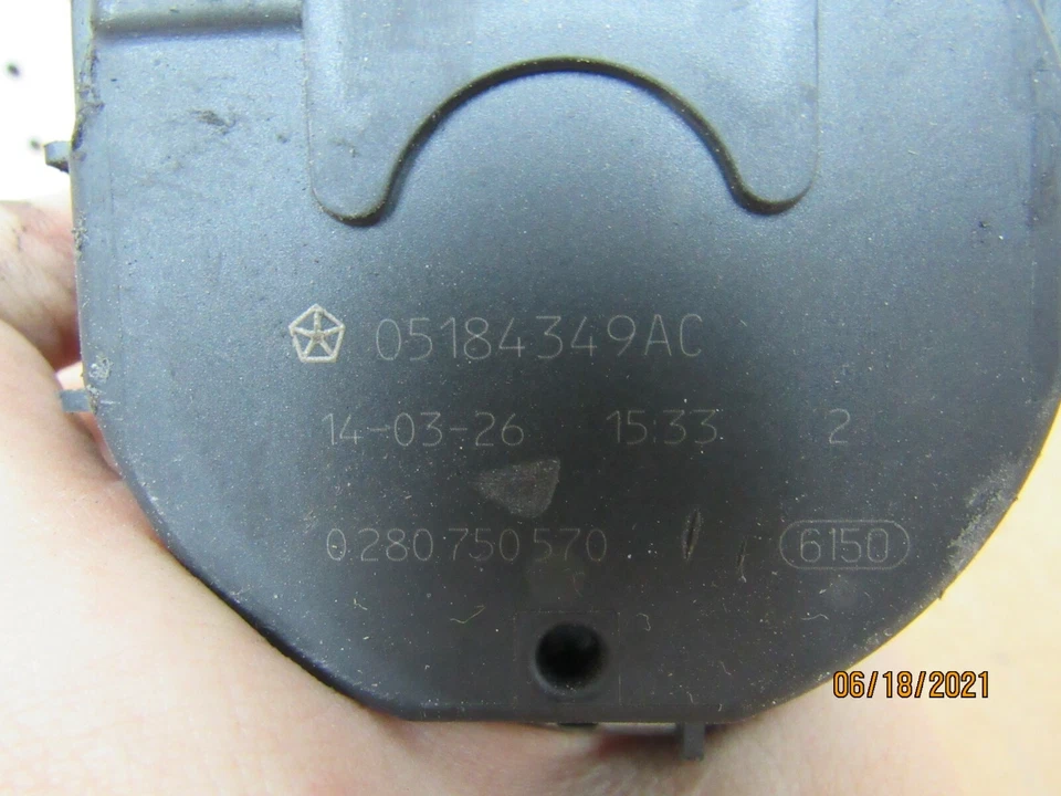 2011 2012 2013 2014 Chrysler 200 Throttle Body Assembly TBH 05184349AC OEM - Imagem 3 de 4