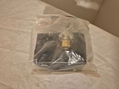 Milton s1062 1/4" Pressure Switch 140-175 PSI - Picture 2 of 4