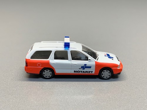 Ford Mondeo Turnier Notarzt 112 Combi Kombi Auto PKW weiss AMW AWM H0 1:87 - Picture 7 of 12