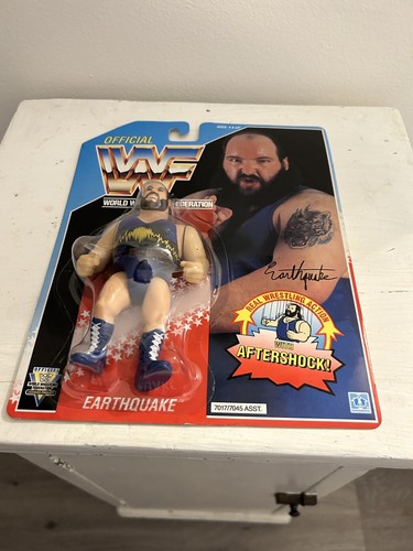 Hasbro WWF / WWE Earthquake 1992 Blue card Figure ...