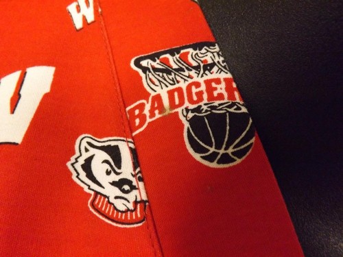 NEW-minor-flaw Wisconsin Badgers Size M Medium NURSE/DOCTOR Mens Unisex Scrubs - Picture 5 of 10