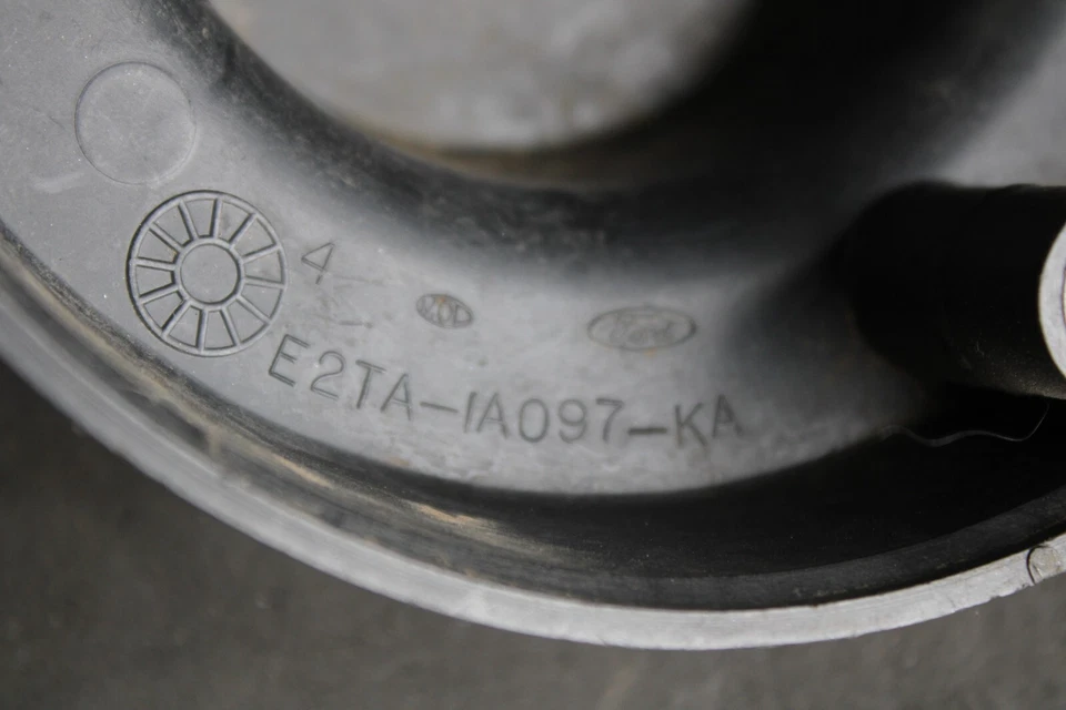 1983-1987 Ford Ranger OEM Center Hub Cap Black E2TA1A097KA  # 1313 Foto 4 de 4