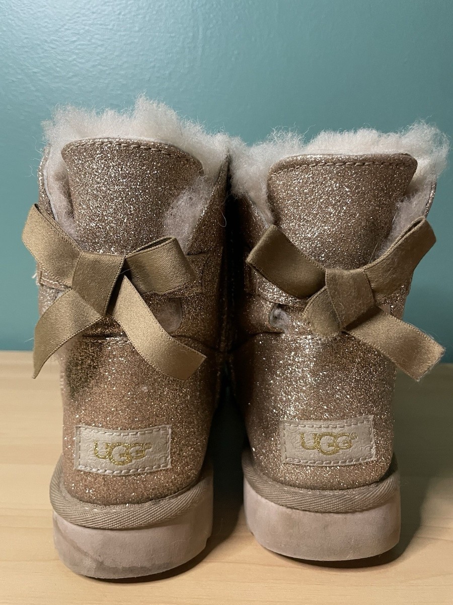 新品未使用 UGG W MINI BAILEY BOW SPARKLE UGG MINI BAILEY BOW SPARKLE GLITTER GOLD BOOTS SIZE US 7 WOMENS