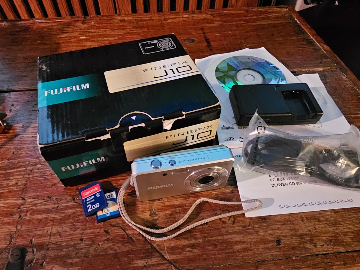 Fujifilm FinePix J Series J10 8.2MP Digital Camera - Silver