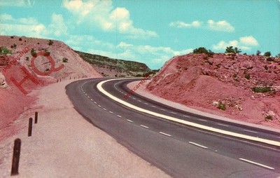 Postkarte; New Mexico, vierspuriger Highway zwischen S Albuquerque und Santa Fe, US85