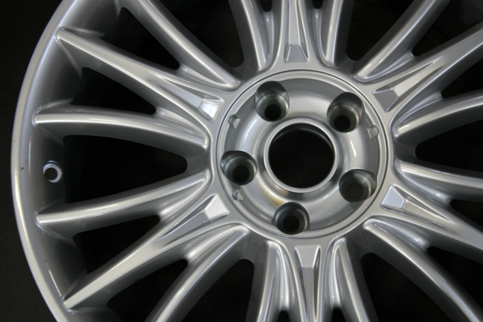 NEW MASERATI QUATTROPORTE GHIBLI OEM WHEEL RIM FRONT 19X8.5 670010508  96687