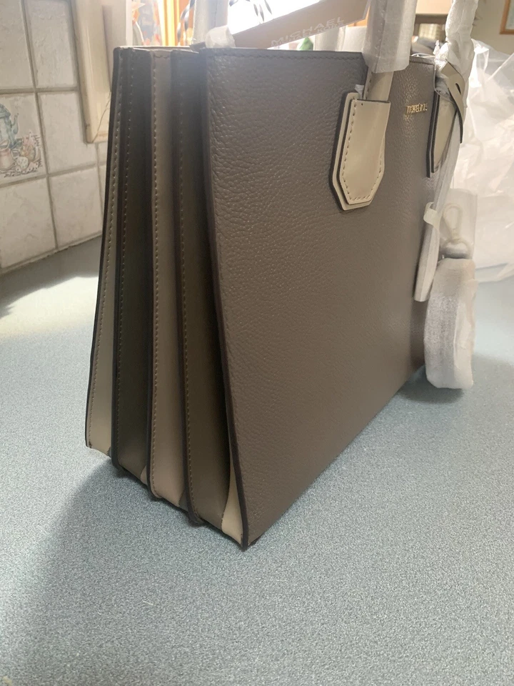 Cartera michael kors, bolso de mano grande TOTALMENTE NUEVO nunca abierto, precio original era de 325 $ Foto 2 de 4