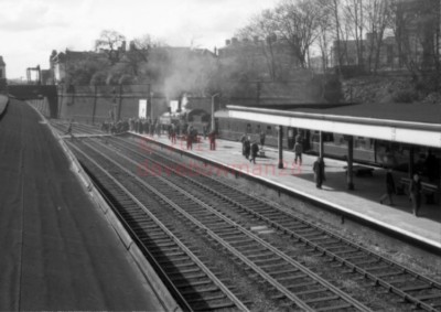 PHOTO  LMS 46519 WITH A RAILTOUR AT WELLINGTON(SALOP)  RAILWAY STATION 23/4/66