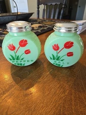 Vintage Art Deco Jadeite Green Glass Tulip Salt & Pepper Shakers