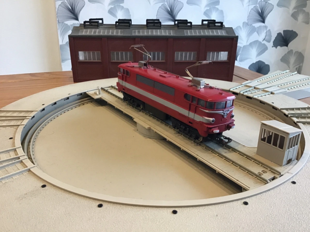 Gégé HO LOT DE 2 LOCOMOTIVE ELECTRIQUE BB 9240 VERTE ET ROUGE EN L'ETAT - Boutique Loisir et
