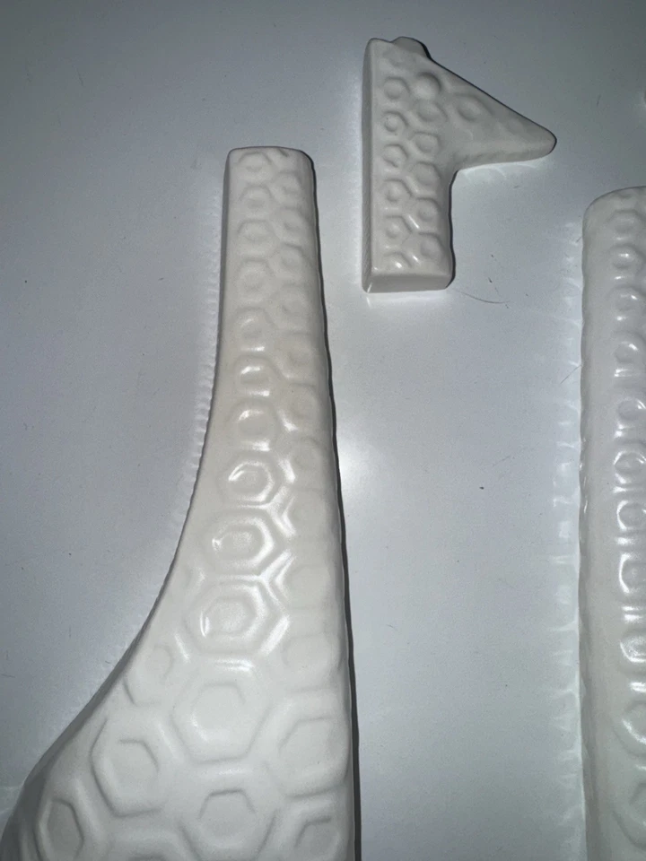 Girafas penduradas na parede Jonathan Adler - Imagem 2 de 3