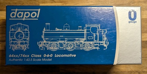 Dapol Spur O 7S-025-002 - Klasse 74xx Packtasche 7444 BR spätes Emblem schwarz - verpackt | Zustand: Used