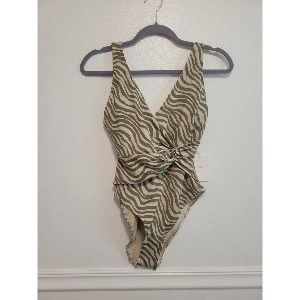 NUEVO CON ETIQUETAS Mujer Talla Pequeña Andie Oliva Rayas Capri Una Pieza Traje De Baño Cebra Animal Foto 3 de 4