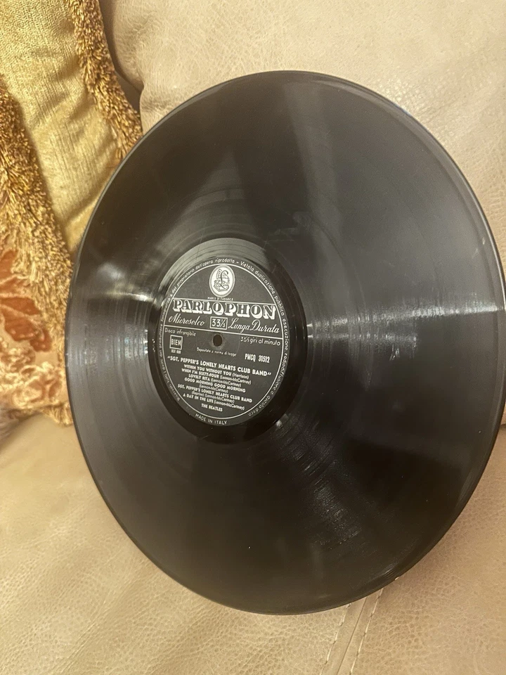 Beatles Sgt Pepper LP, foto 4 di 5