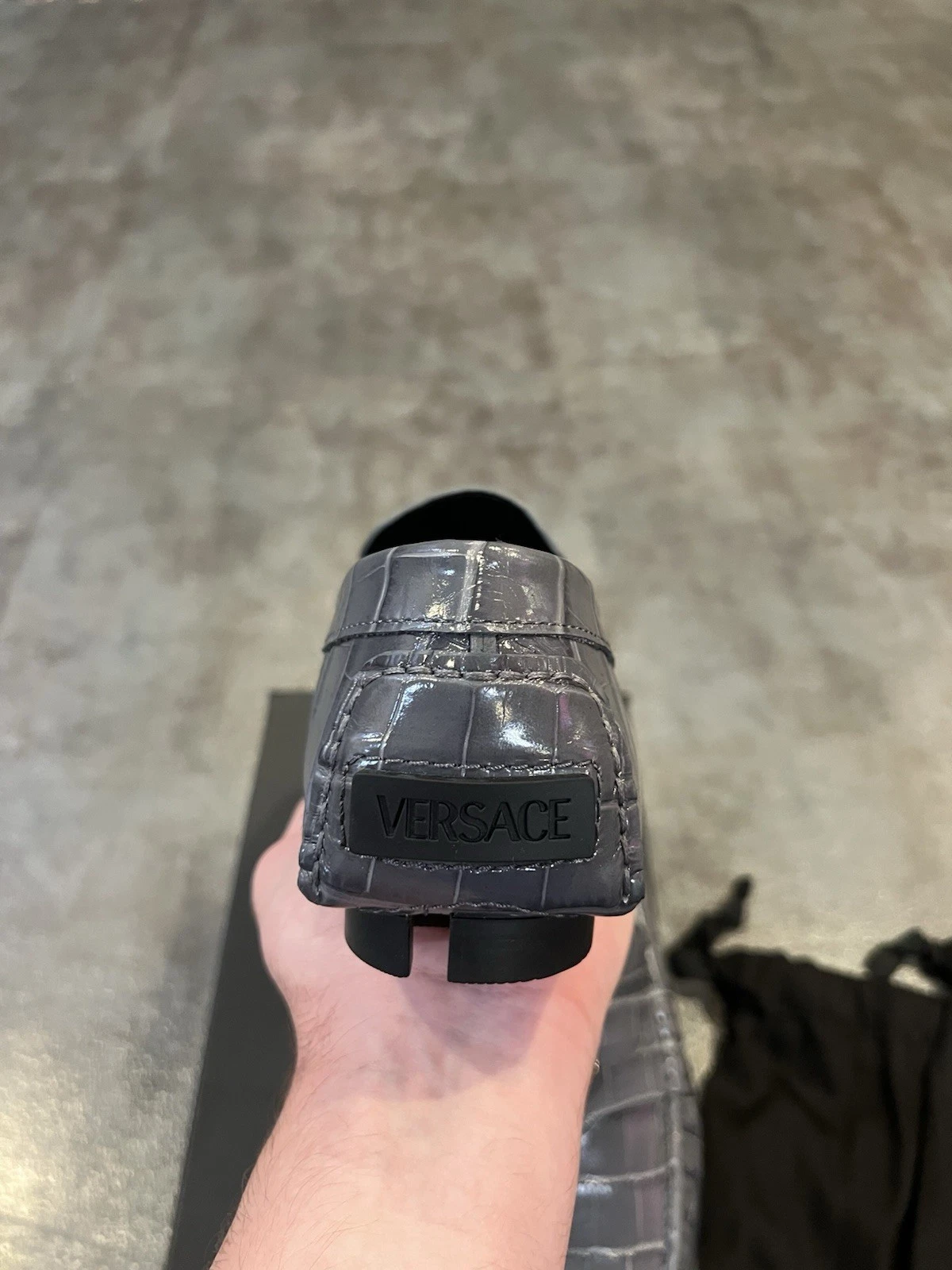 Scarpa da guida Versace Medusa Coin Croc in rilievo taglia 44 EU 11 US $ 850 metallo