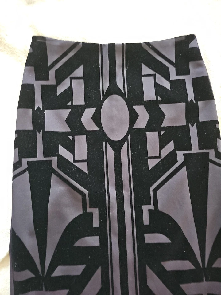 MUSTARD SEED Black Pencil Skirt - Size M. Color: Black/purple. HC - Image 3 of 4