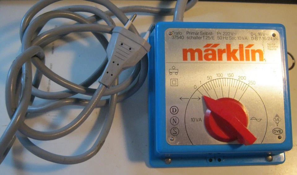 Märklin H0 37540 Transformator 220 V  10 VA  gut