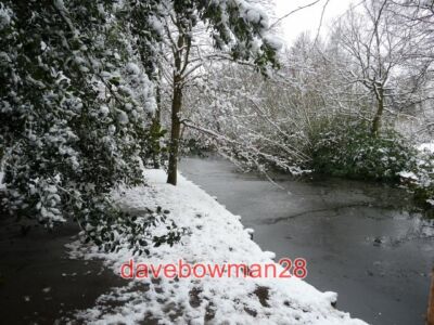PHOTO  PARKFIELD POOL PARKFIELD IN POTTERS BAR HAS TWO SMALL POOLS THIS IS THE L