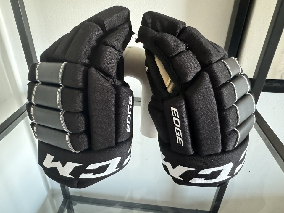 CCM Edge Junior Hockey Gloves 11 Inch 28cm Black Youth Size Amazing