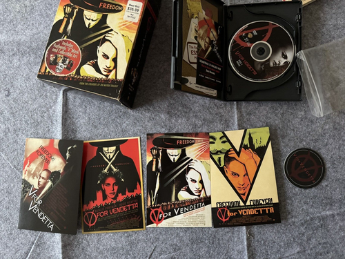 V for Vendetta: 2-Disc Collector's Edition w/ Mask Art Cards DVDs Slipcover rare - Picture 8 of 8