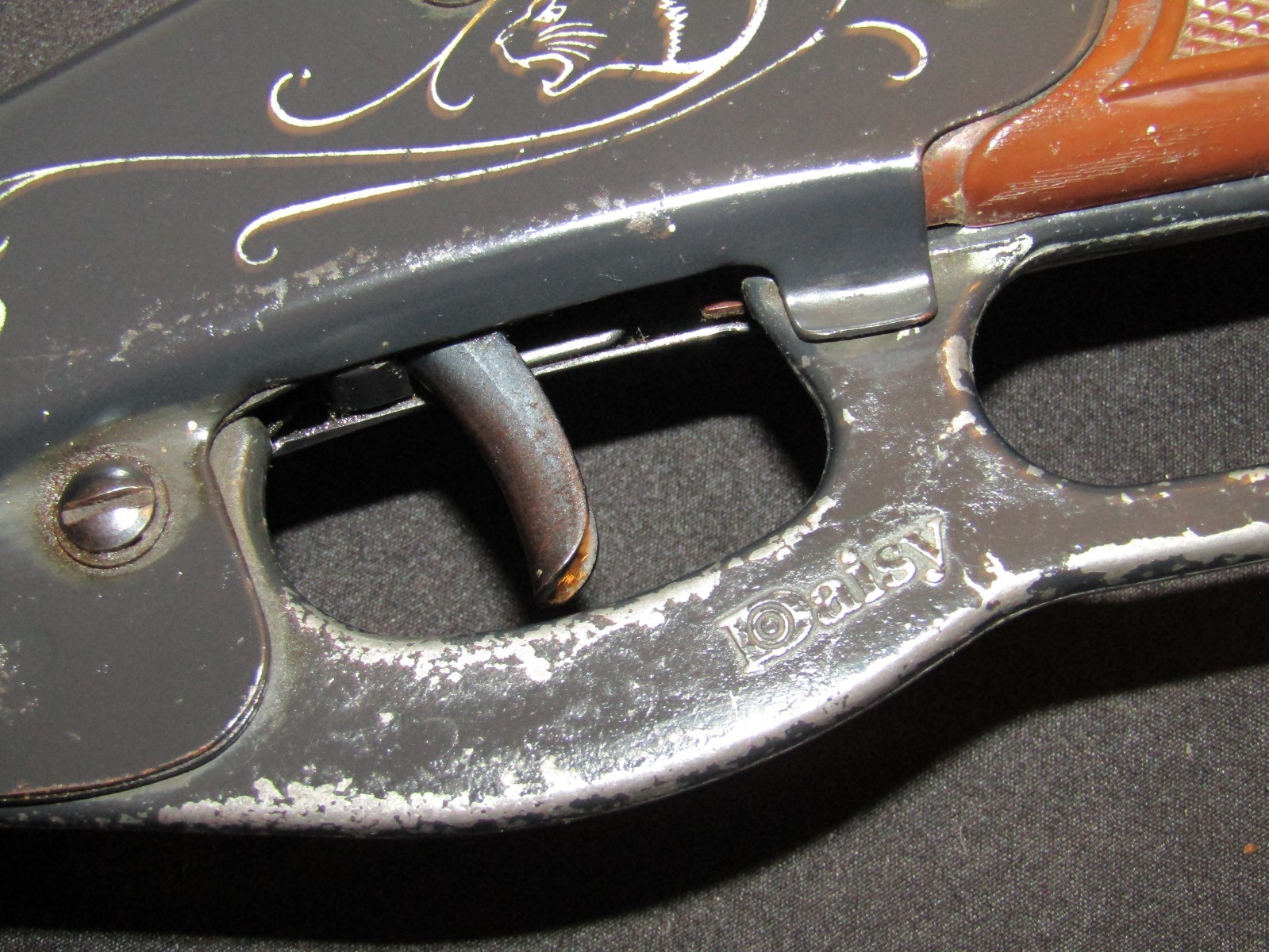 Vintage Daisy Model 111 Air Rifle BB Gun Cougar Graphics Working Condition thumbnail 17