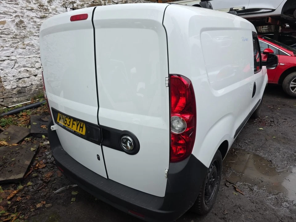 Vauxhall Combo D 2000 2011-2025 Ignition Barrel With Key - Image 4 of 4