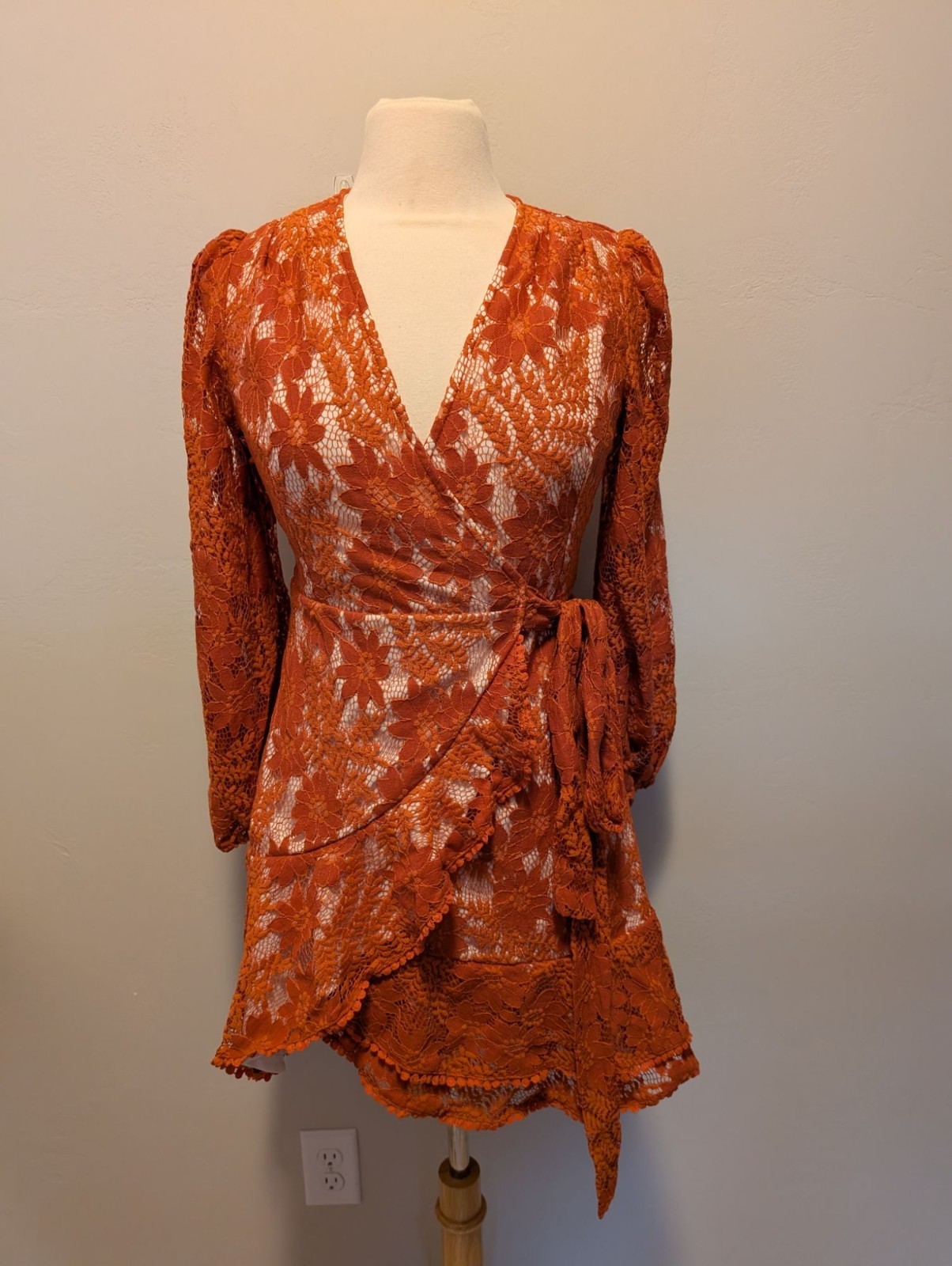 Women's Lace Wrap Mini Dress Floral V-Neck Ruffle Small