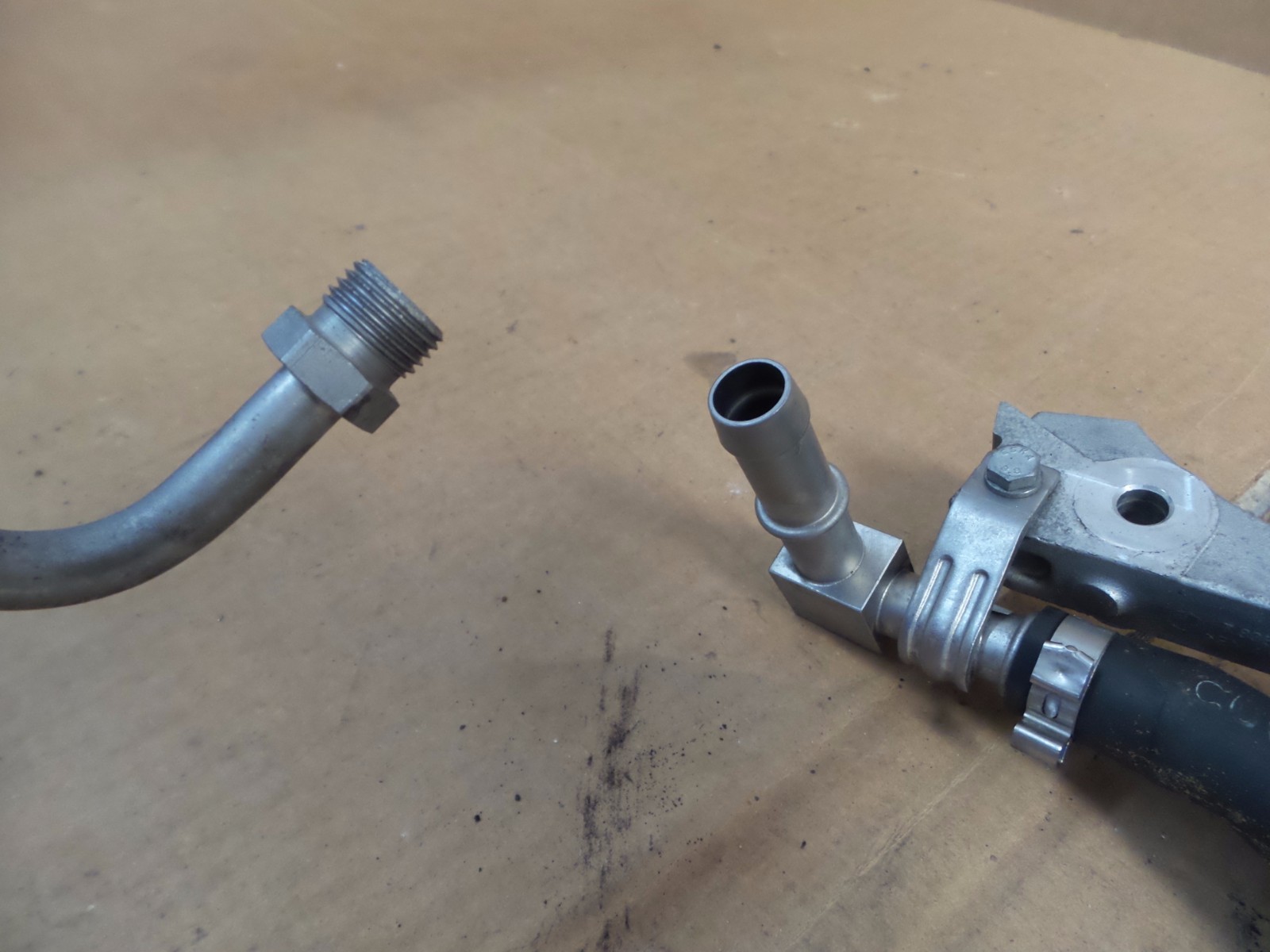 200812 BMW E90 E92 E93 S65 V8 ENGINE POWER STEERING OIL PUMP w PULLEY