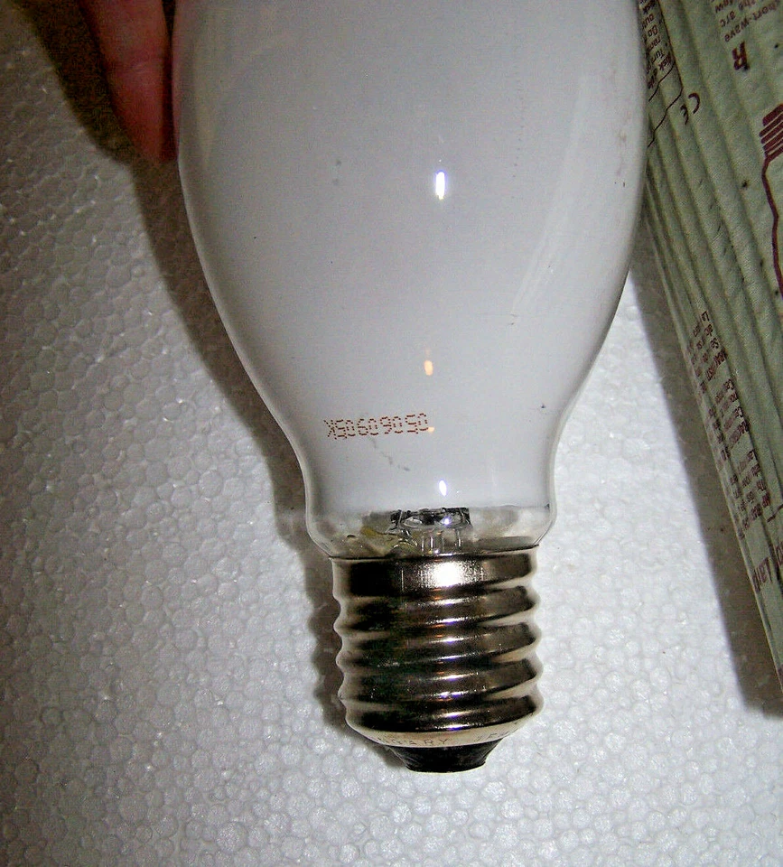 3 x GE Mercury Vapor Light Bulb Lamp 250W HR250DX37 Coated ED28 Mogul E39 - Image 3 of 4