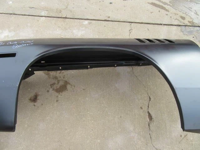 Plymouth Barracuda Gilled Driver's Cuda Repro Fender Mopar 1971 carrocería eléctrica Foto 3 de 4