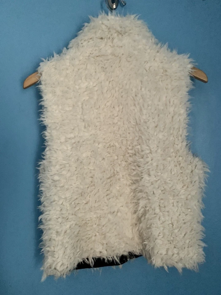 Chaleco de peluche C&C California crema peludo de piel sintética talla S Foto 3 de 4