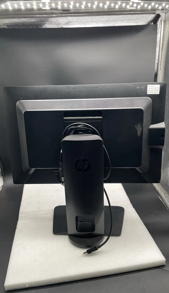 HP Z24i 24" IPS Monitor D7P53A USB-Hub VGA DVI DisplayPort - Image 2 of 4