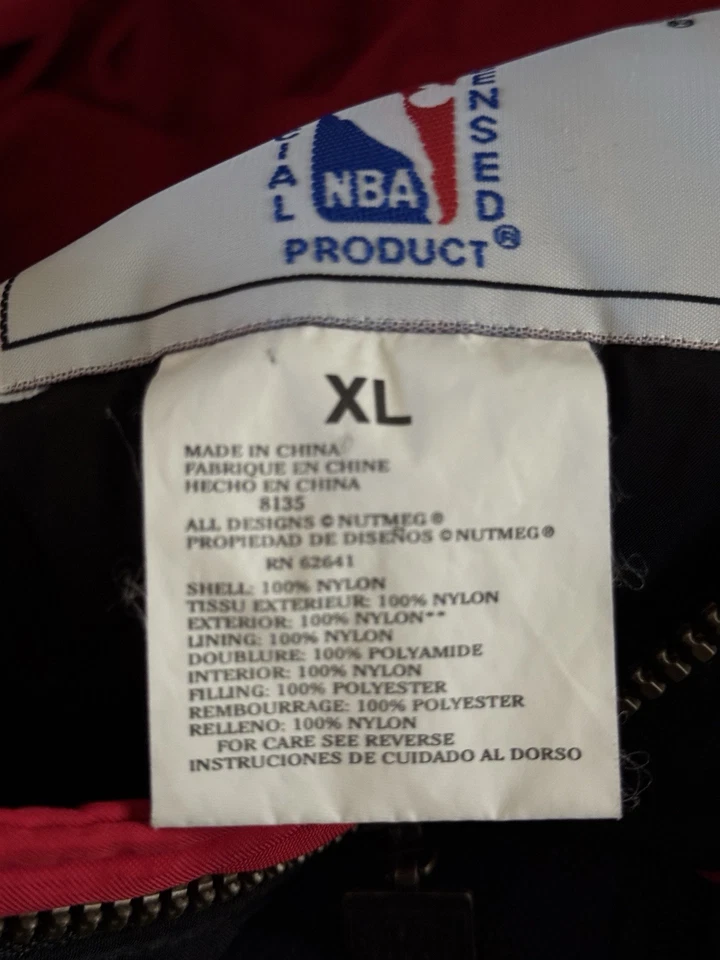 Vintage 90'S Chicago Bulls Nutmeg NBA Puffer Hood Jacket XL - Image 4 of 4