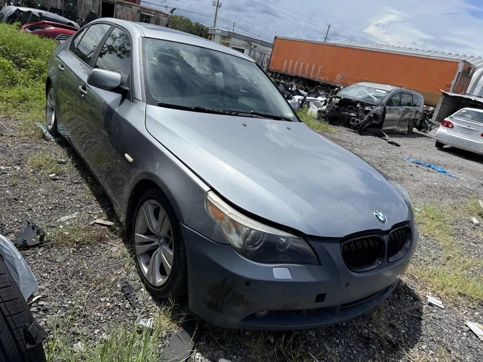 Carrier Excluding Xi Rear Automatic Transmission Fits 06-07 BMW 530i 574116 Foto 2 de 4