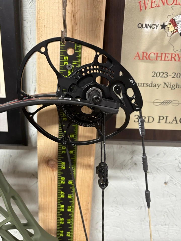 Darton Tritech 31 Right Hand 70 lbs OD Green w/Black Limbs - Image 3 of 4