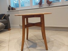 Ercol circular side table approx 60cm dia x 58cm tall lovely grain pattern