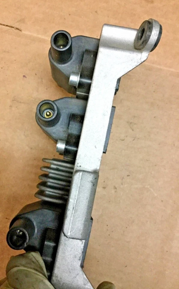 Bobinas de ignição Audi A6 1998 fabricante de equipamento original  - Imagem 3 de 3