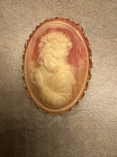 Broche camafeo orientado a la izquierda moldeado melocotón mujer con sombrero y espejo Grannycore retro