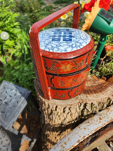 1920s Antique Chinese Red Lacquer Stacking Box Blue WHT Porcelain Wedding Basket - Picture 4 of 24