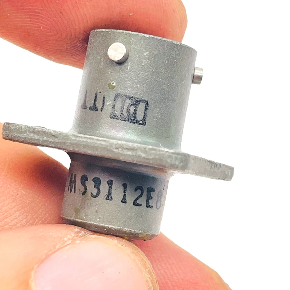 ITT Cannon MS3112E8-3P Circular MIL Spec Connector Flanged Receptacle 3 Position - Image 4 of 4